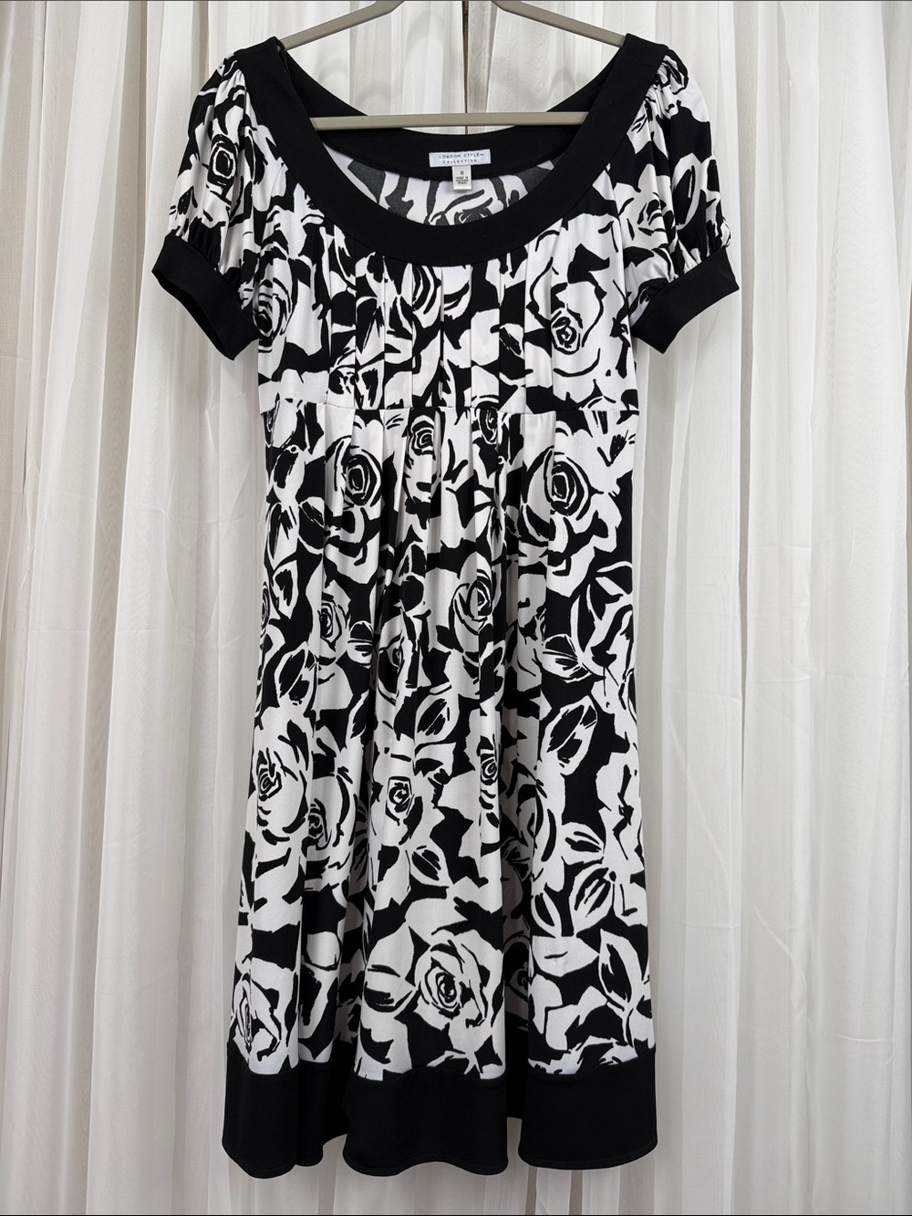 London Style Collection Black White Floral Dress SZ 8 Stretch Knit Empire Waist